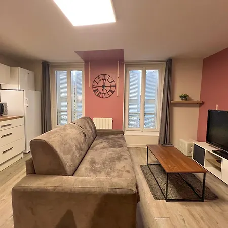 Le Montaigne - Wifi Fibre- Coeur Du Centre Ville-property Nm アパート