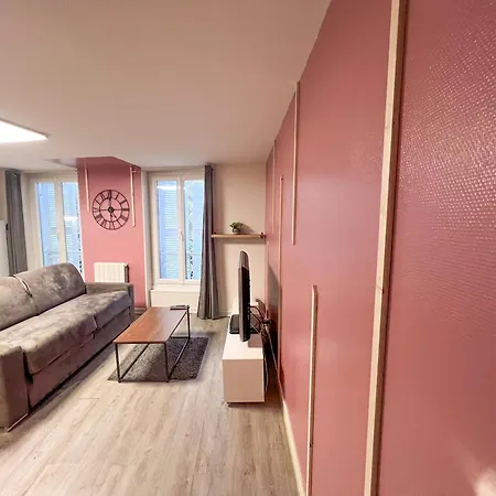 Le Montaigne - Wifi Fibre- Coeur Du Centre Ville-property Nm アパート *